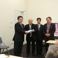 歯科関連署名で過去最多の32万3700筆/国会内集会で紹介される