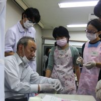 実習を通して基本を学ぶ/第2回ドクター・スタッフ講習会開催