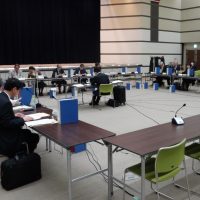 歯科診療報酬関連の短冊も示される/歯科の初・再診料は「引き上げる」と明記/昨日29日 開催の中医協の席で