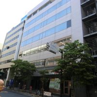 政策委員長談話「+0.61%では患者の口腔は守れない。薬価引下げ分を本体に充当しない社会保障削減策に抗議する」